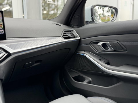 BMW 3 Serie Touring 330e xDrive M-Sport Pro |Pano|Driving Ass Prof|Innovation|360Cam|19"|