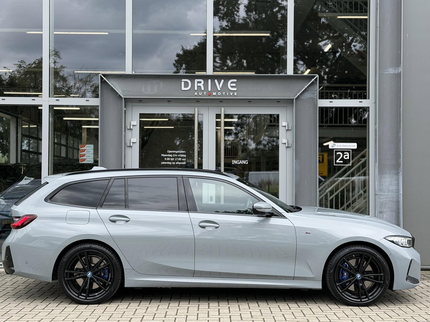 BMW 3 Serie Touring 330e xDrive M-Sport Pro |Pano|Driving Ass Prof|Innovation|360Cam|19"|