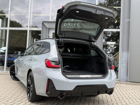 BMW 3 Serie Touring 330e xDrive M-Sport Pro |Pano|Driving Ass Prof|Innovation|360Cam|19"|
