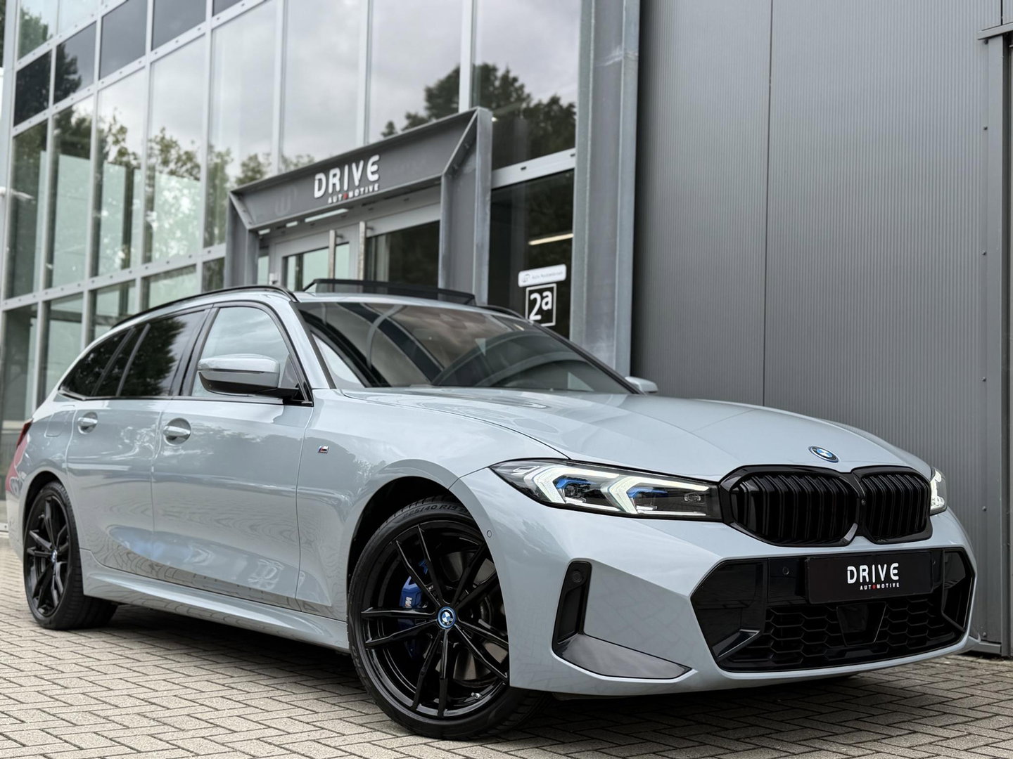 BMW 3 Serie Touring 330e xDrive M-Sport Pro |Pano|Driving Ass Prof|Innovation|360Cam|19"|
