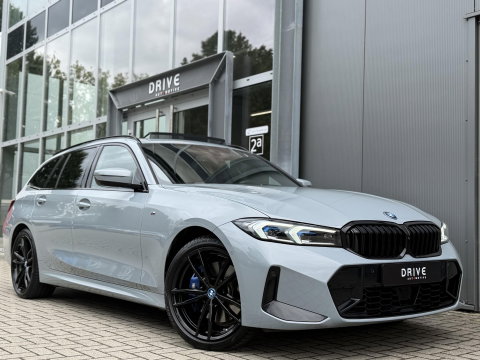 BMW 3 Serie Touring 330e xDrive M-Sport Pro |Pano|Driving Ass Prof|Innovation|360Cam|19"|