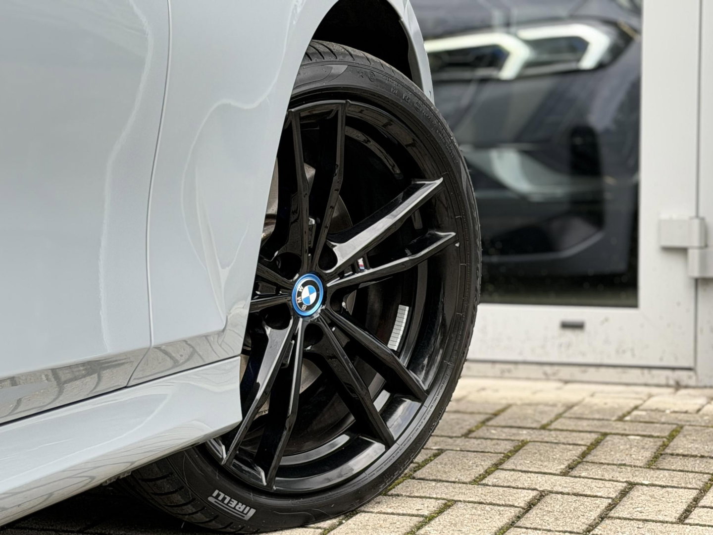 BMW 3 Serie Touring 330e xDrive M-Sport Pro |Pano|Driving Ass Prof|Innovation|360Cam|19"|