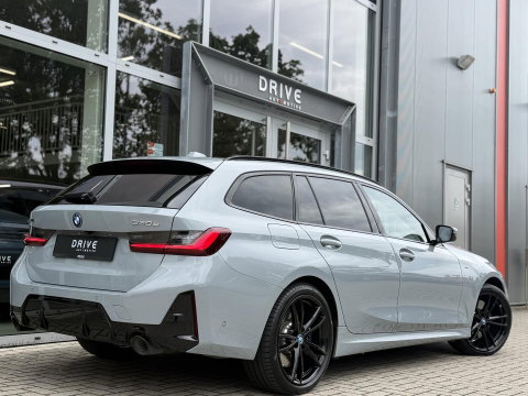 BMW 3 Serie Touring 330e xDrive M-Sport Pro |Pano|Driving Ass Prof|Innovation|360Cam|19"|