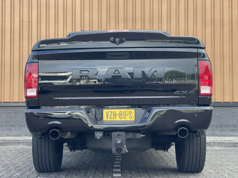 Dodge Ram 1500 CLASSIC 5.7 V8 CLASSIC NIGHT 4x4 | LPG | | 3500KG Trekken | Apple Carplay | Cruise Control | Achteruitrij Camera | 20'' Lichtmetaal |