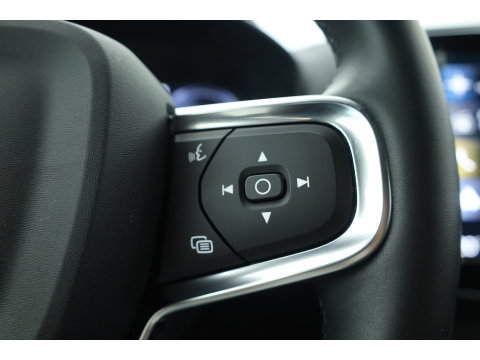 Volvo XC40 1.5 T4 211 PK Recharge R-Design |Trekhaak | 360 camera | Leer | Stoel + stuurverwarming |  Elek. Stoelen |