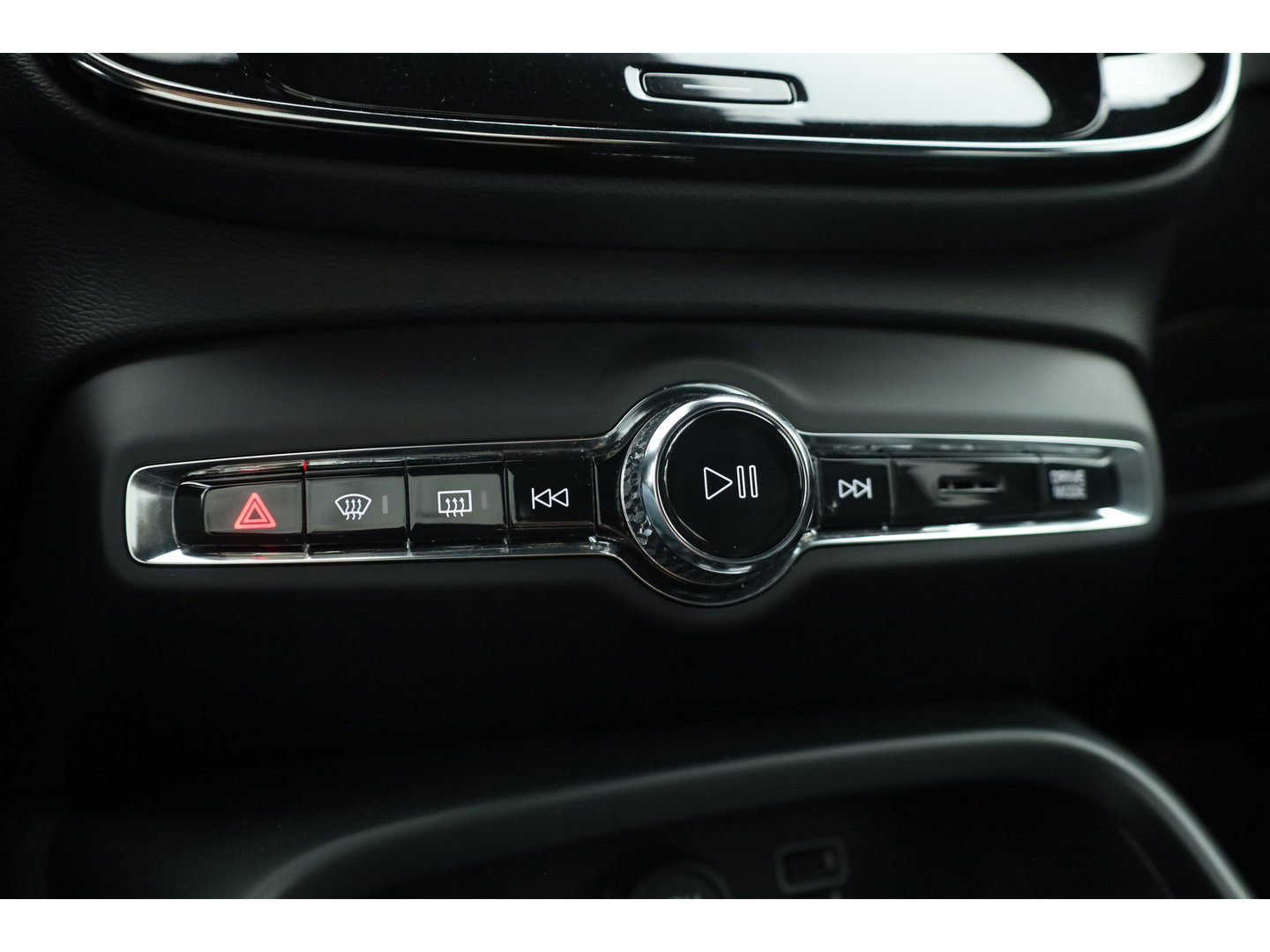 Volvo XC40 1.5 T4 211 PK Recharge R-Design |Trekhaak | 360 camera | Leer | Stoel + stuurverwarming |  Elek. Stoelen |