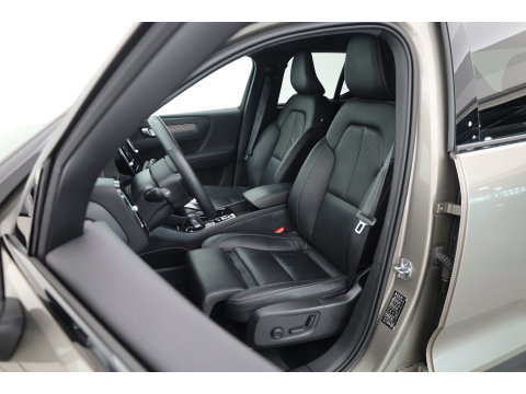 Volvo XC40 1.5 T4 211 PK Recharge R-Design |Trekhaak | 360 camera | Leer | Stoel + stuurverwarming |  Elek. Stoelen |