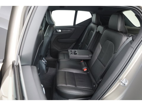 Volvo XC40 1.5 T4 211 PK Recharge R-Design |Trekhaak | 360 camera | Leer | Stoel + stuurverwarming |  Elek. Stoelen |