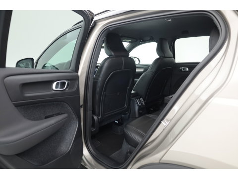 Volvo XC40 1.5 T4 211 PK Recharge R-Design |Trekhaak | 360 camera | Leer | Stoel + stuurverwarming |  Elek. Stoelen |