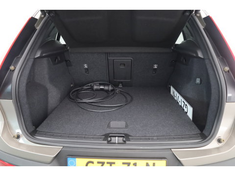 Volvo XC40 1.5 T4 211 PK Recharge R-Design |Trekhaak | 360 camera | Leer | Stoel + stuurverwarming |  Elek. Stoelen |