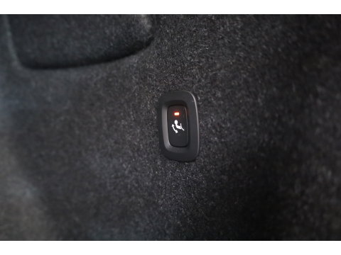 Volvo XC40 1.5 T4 211 PK Recharge R-Design |Trekhaak | 360 camera | Leer | Stoel + stuurverwarming |  Elek. Stoelen |