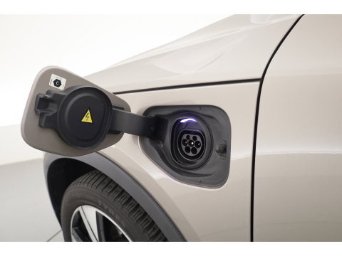 Volvo XC40 1.5 T4 211 PK Recharge R-Design |Trekhaak | 360 camera | Leer | Stoel + stuurverwarming |  Elek. Stoelen |