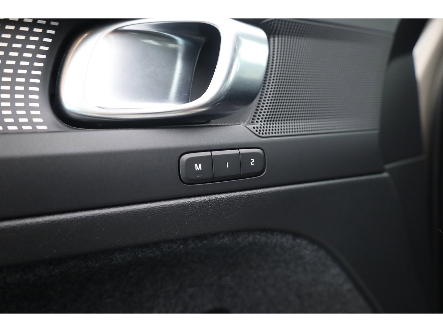 Volvo XC40 1.5 T4 211 PK Recharge R-Design |Trekhaak | 360 camera | Leer | Stoel + stuurverwarming |  Elek. Stoelen |