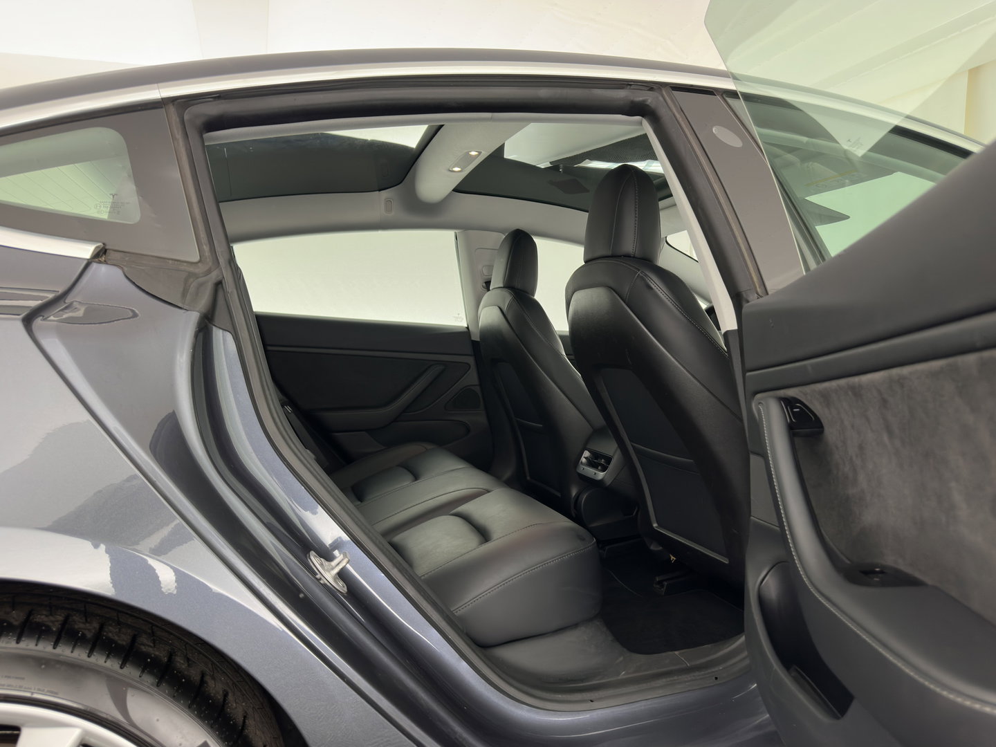 Tesla Model 3 Long Range AWD 75 kWh [3-Fase-17kW] {SoH-97%} (INCL-BTW) Aut. *PANO | LEATHER | KEYLESS | FULL-LED | MEMORY-PACK | TOPVIEW | DAB | CARPLAY | DIGI-COCKPIT | LANE-ASSIST | HEATED-COMFORTSEATS | AUTOPILOT | 19"ALU*
