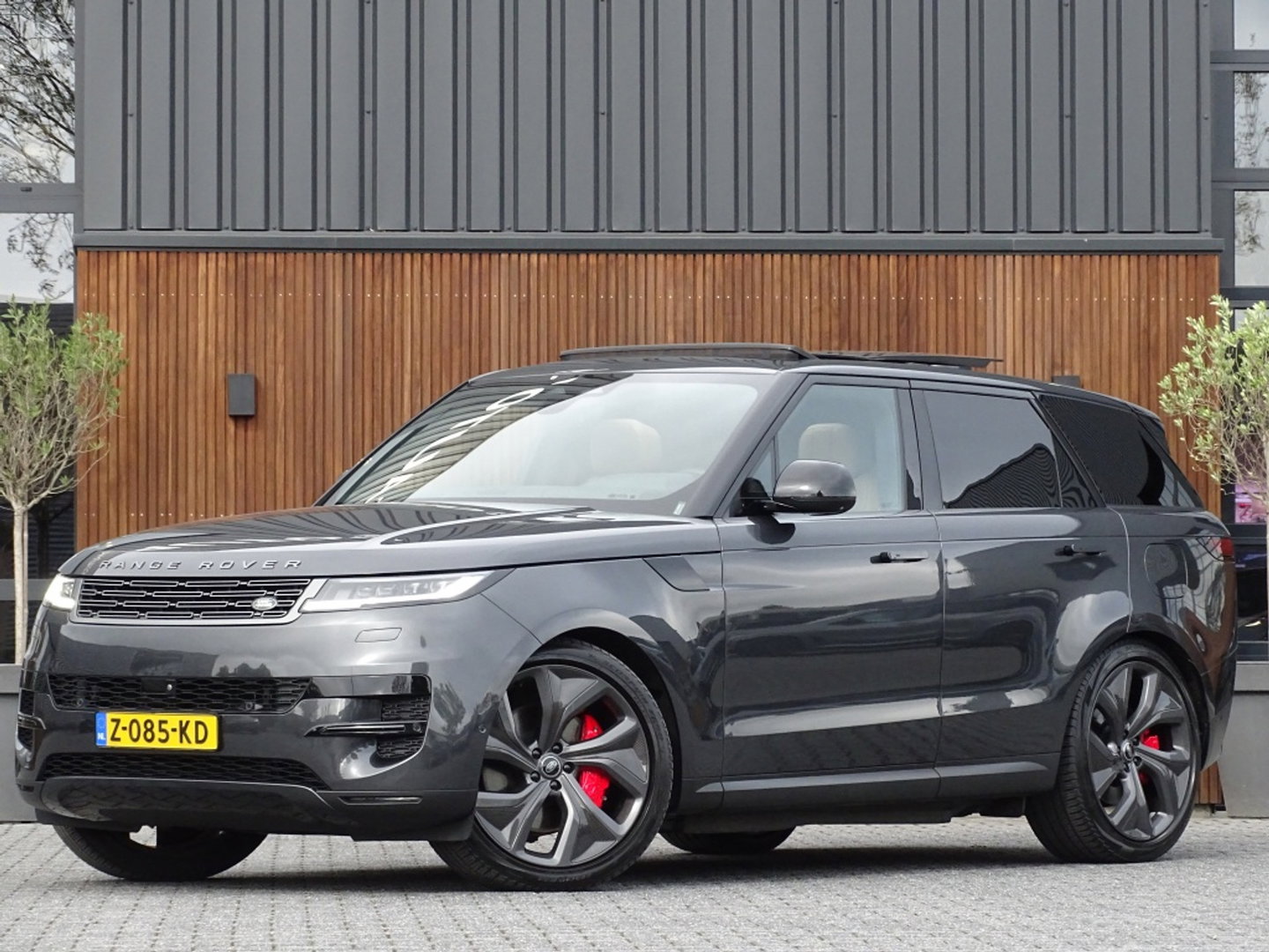 Land Rover Range Rover Sport P440e Dynamic SE / 23" Carbon / Meridian / Matrix / 2024 / 360°