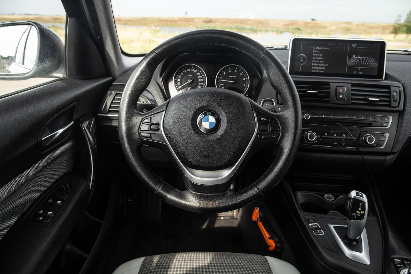 BMW 1 Serie 116i Business+ AUTOMAAT / CRUISE CONTROLE / BLACK LINE / AIRCO / CARPLAY / URBAN