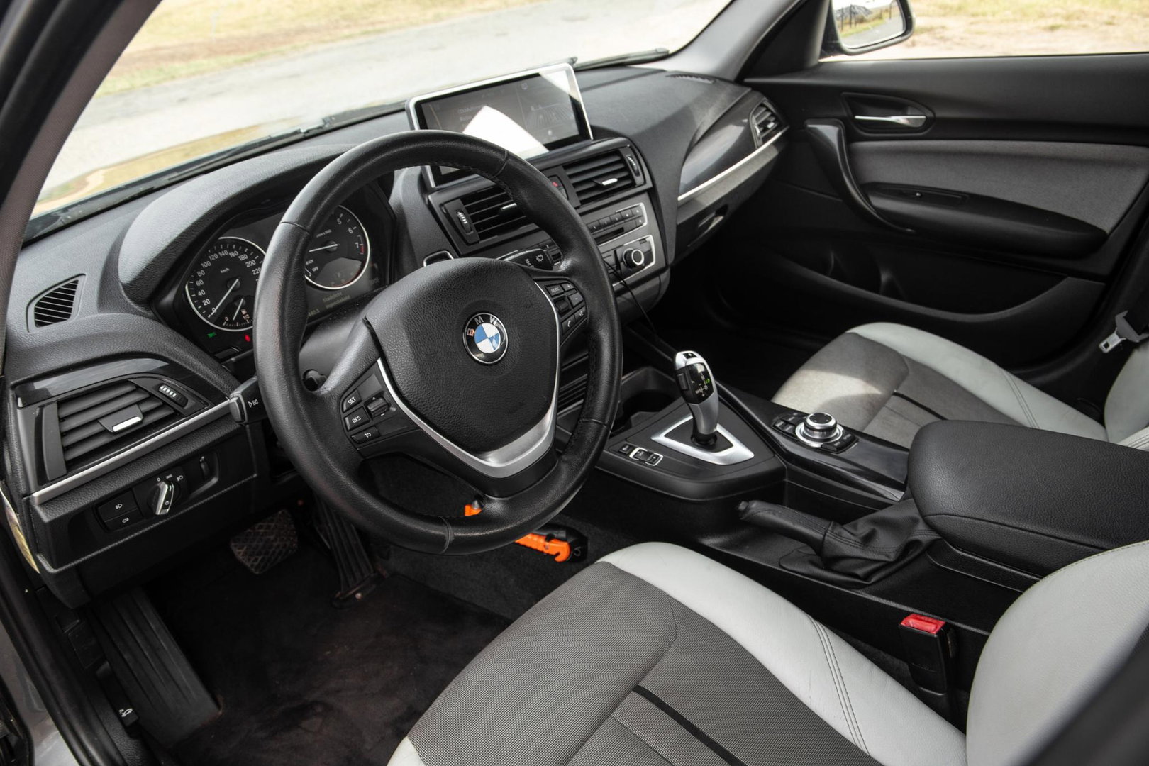 BMW 1 Serie 116i Business+ AUTOMAAT / CRUISE CONTROLE / BLACK LINE / AIRCO / CARPLAY / URBAN