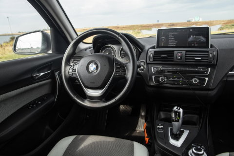 BMW 1 Serie 116i Business+ AUTOMAAT / CRUISE CONTROLE / BLACK LINE / AIRCO / CARPLAY / URBAN