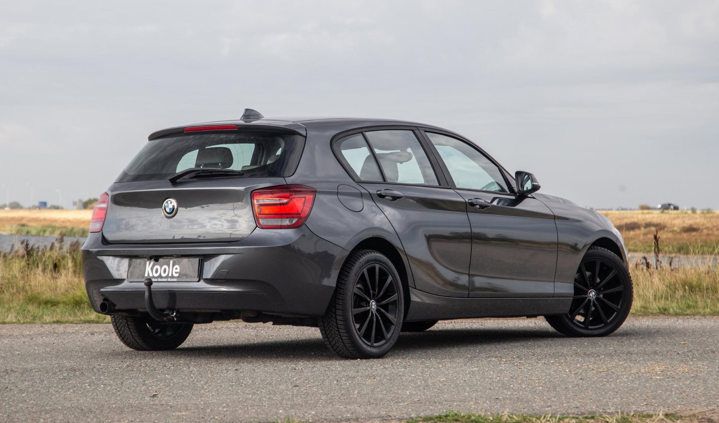 BMW 1 Serie 116i Business+ AUTOMAAT / CRUISE CONTROLE / BLACK LINE / AIRCO / CARPLAY / URBAN