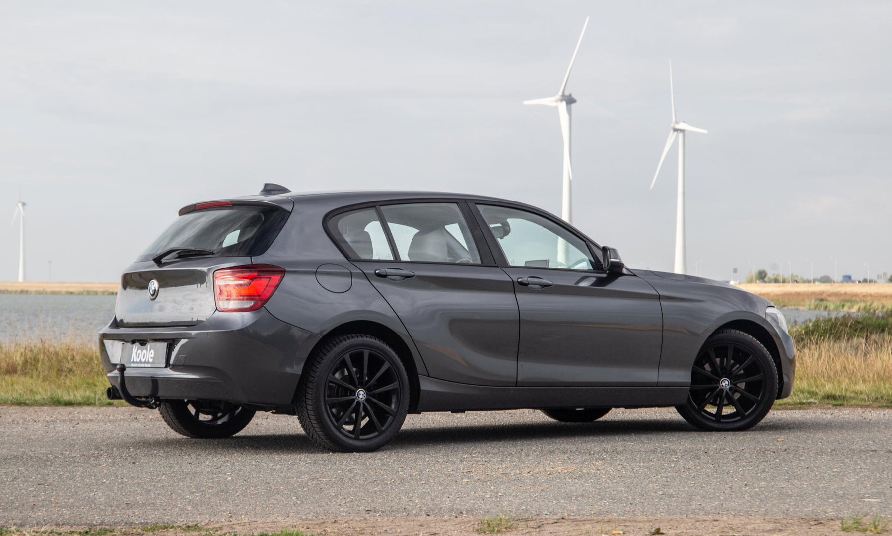BMW 1 Serie 116i Business+ AUTOMAAT / CRUISE CONTROLE / BLACK LINE / AIRCO / CARPLAY / URBAN
