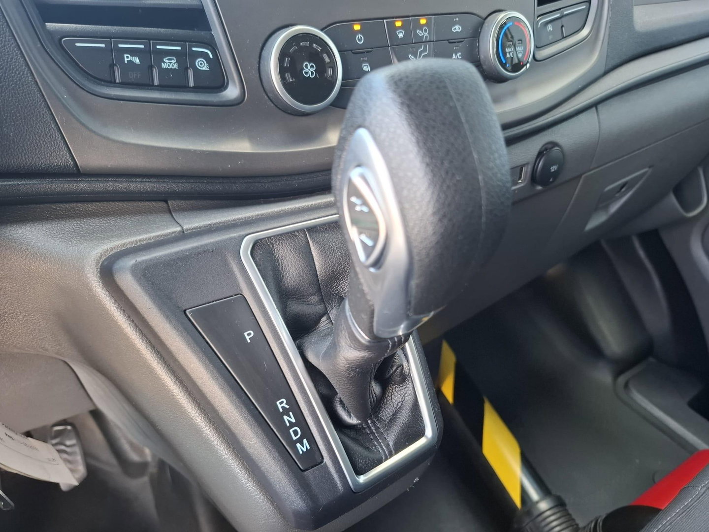 Ford Transit Custom 300 2.0 TDCI L2H1 Trend AUTOMAAT / CRUISE CONTROLE / AIRCO / 3 ZITS