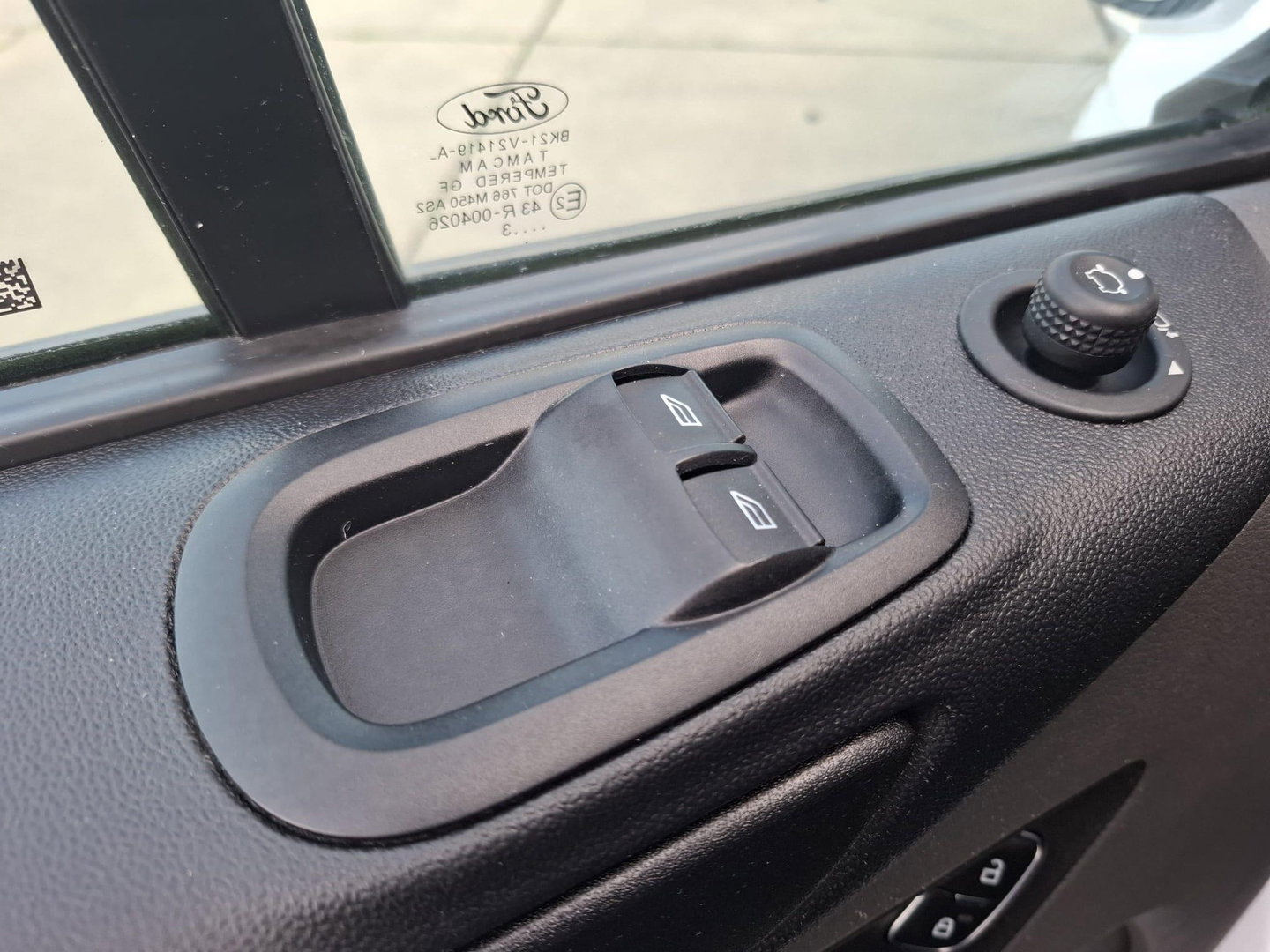Ford Transit Custom 300 2.0 TDCI L2H1 Trend AUTOMAAT / CRUISE CONTROLE / AIRCO / 3 ZITS