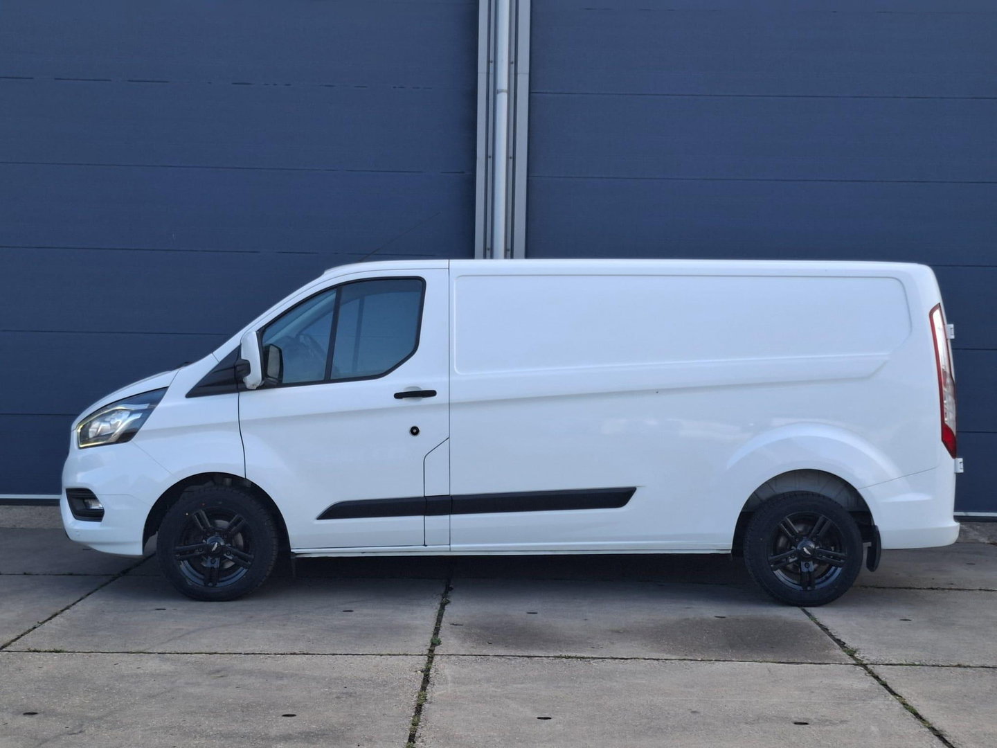 Ford Transit Custom 300 2.0 TDCI L2H1 Trend AUTOMAAT / CRUISE CONTROLE / AIRCO / 3 ZITS