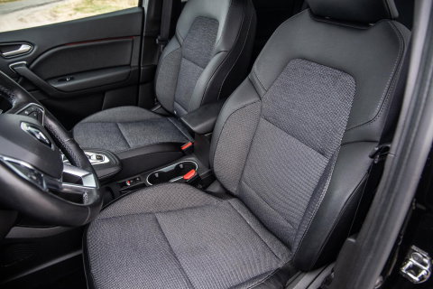 Renault Captur E-TECH Plug-in Hybrid Rive Gauche BLACK LINE / CRUISE CONTROLE / NAVI / CARPLAY