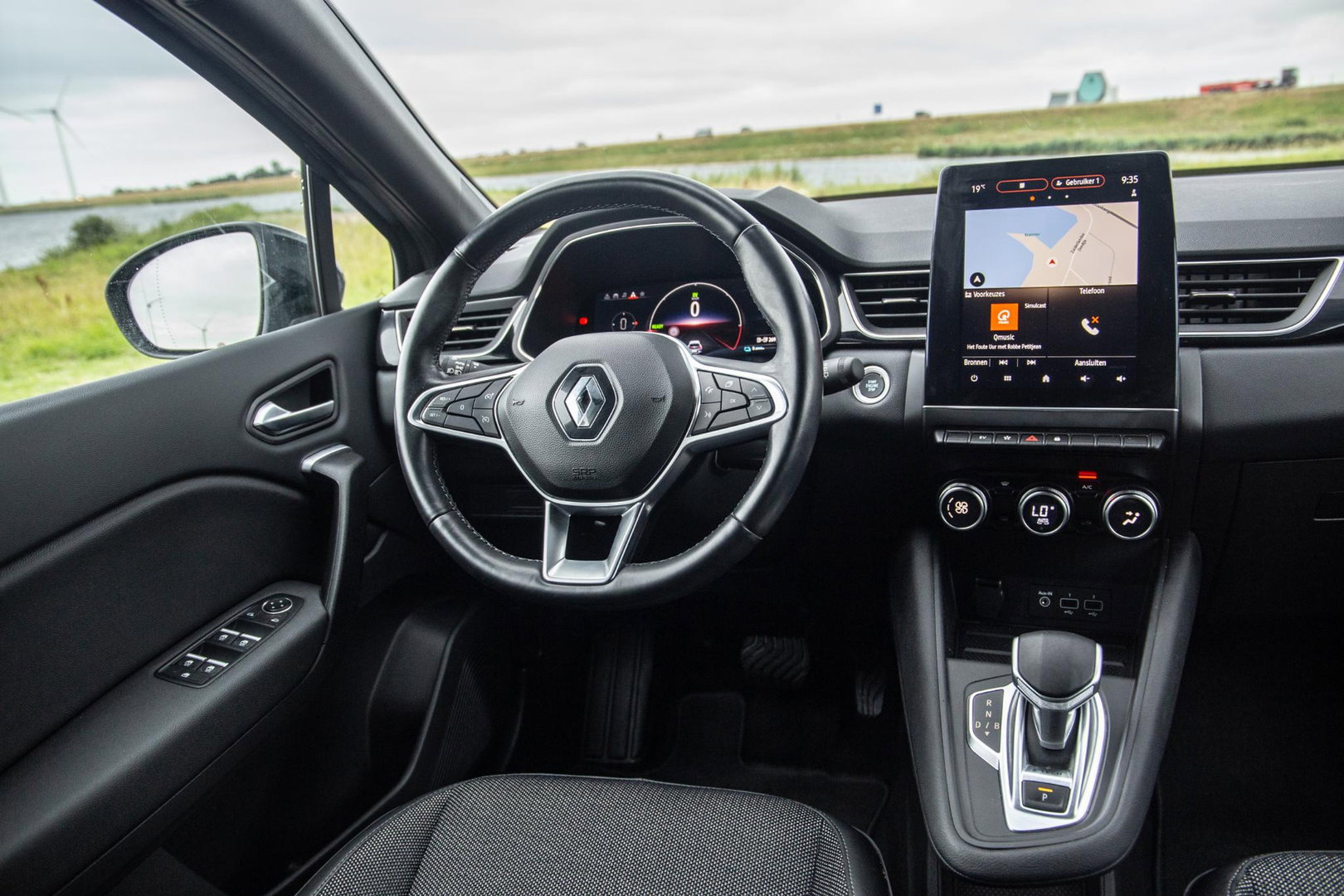 Renault Captur E-TECH Plug-in Hybrid Rive Gauche BLACK LINE / CRUISE CONTROLE / NAVI / CARPLAY