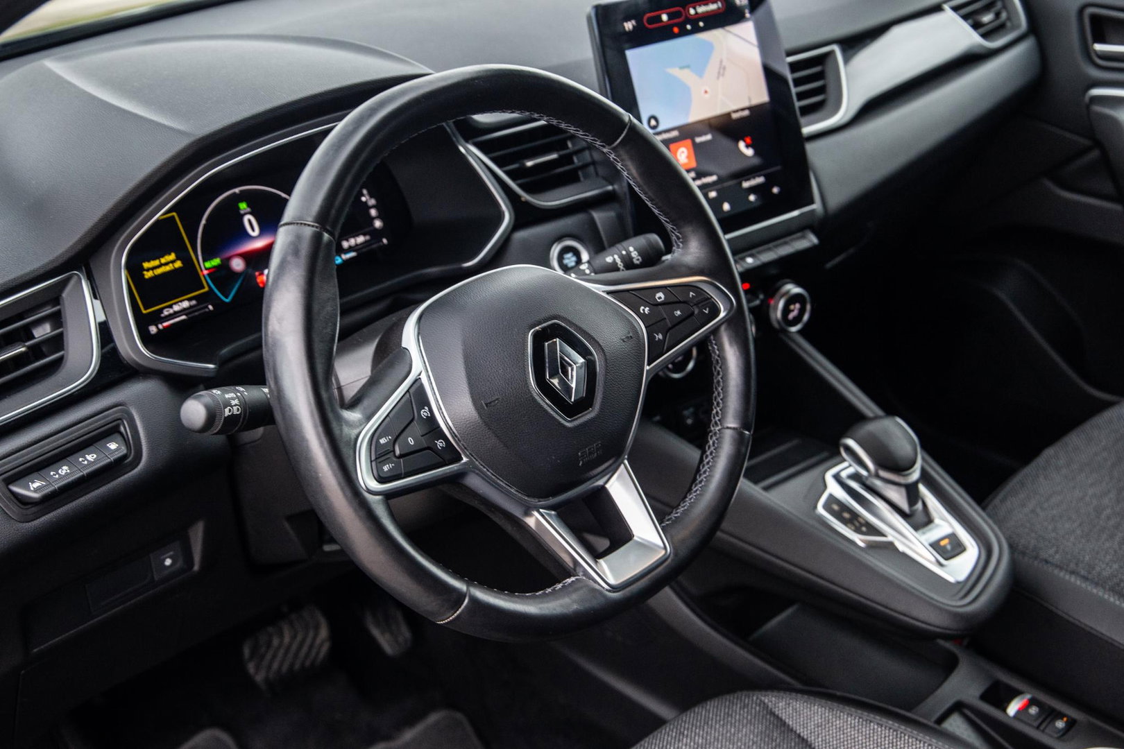 Renault Captur E-TECH Plug-in Hybrid Rive Gauche BLACK LINE / CRUISE CONTROLE / NAVI / CARPLAY