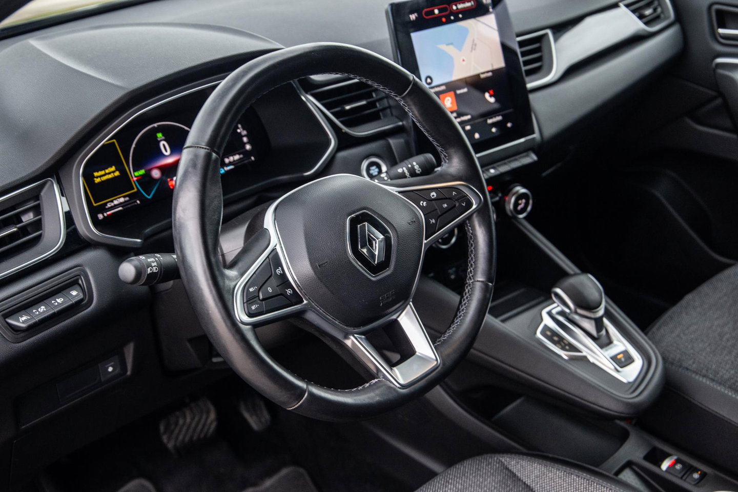 Renault Captur E-TECH Plug-in Hybrid Rive Gauche BLACK LINE / CRUISE CONTROLE / NAVI / CARPLAY