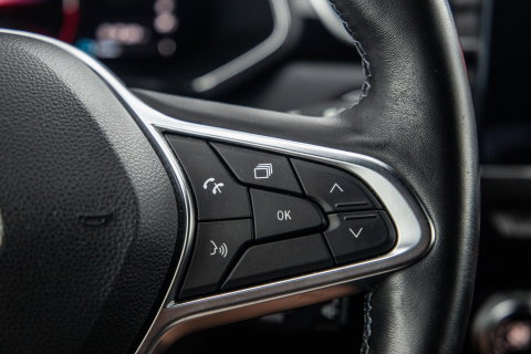 Renault Captur E-TECH Plug-in Hybrid Rive Gauche BLACK LINE / CRUISE CONTROLE / NAVI / CARPLAY