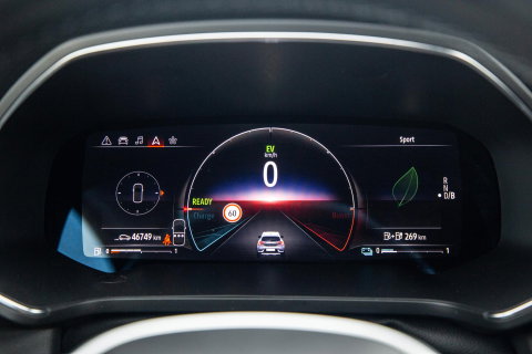 Renault Captur E-TECH Plug-in Hybrid Rive Gauche BLACK LINE / CRUISE CONTROLE / NAVI / CARPLAY