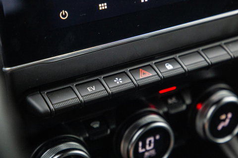 Renault Captur E-TECH Plug-in Hybrid Rive Gauche BLACK LINE / CRUISE CONTROLE / NAVI / CARPLAY