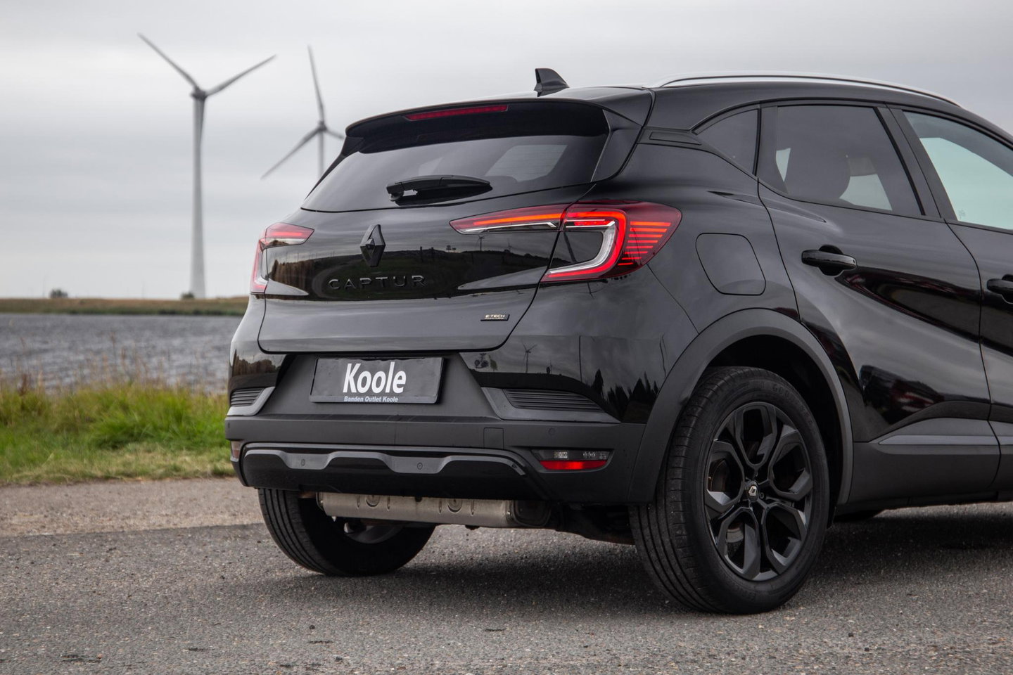 Renault Captur E-TECH Plug-in Hybrid Rive Gauche BLACK LINE / CRUISE CONTROLE / NAVI / CARPLAY