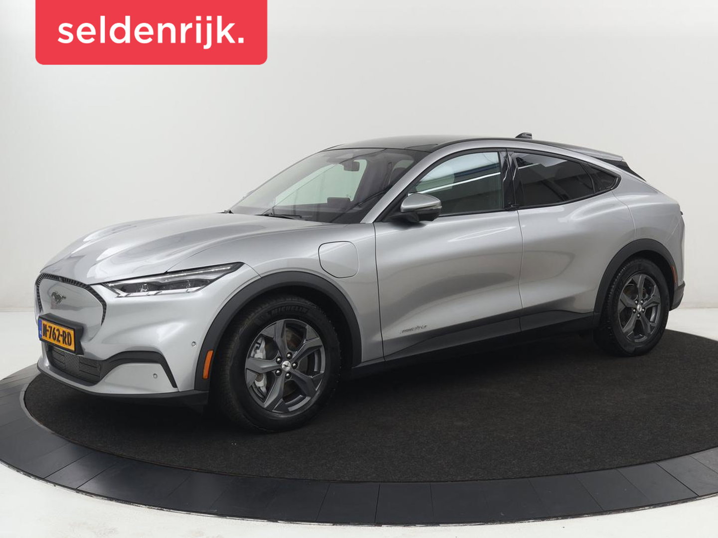 Ford Mustang Mach-E RWD 75 kWh | SOH 91,7% | Panoramadak | 360 Camera | Leder | Stoelverwarming | Adaptive cruise | B&O Sound | Stuurverwarming | Carplay | Keyless | Navigatie | Side Assist
