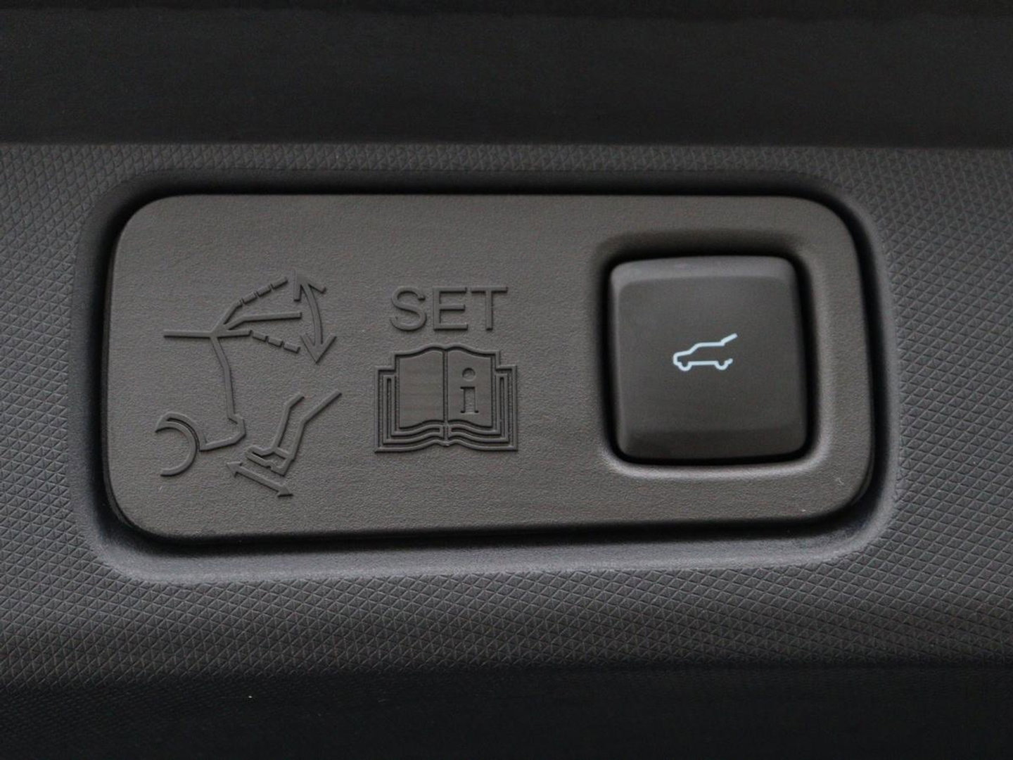 Ford Mustang Mach-E RWD 75 kWh | SOH 91,7% | Panoramadak | 360 Camera | Leder | Stoelverwarming | Adaptive cruise | B&O Sound | Stuurverwarming | Carplay | Keyless | Navigatie | Side Assist