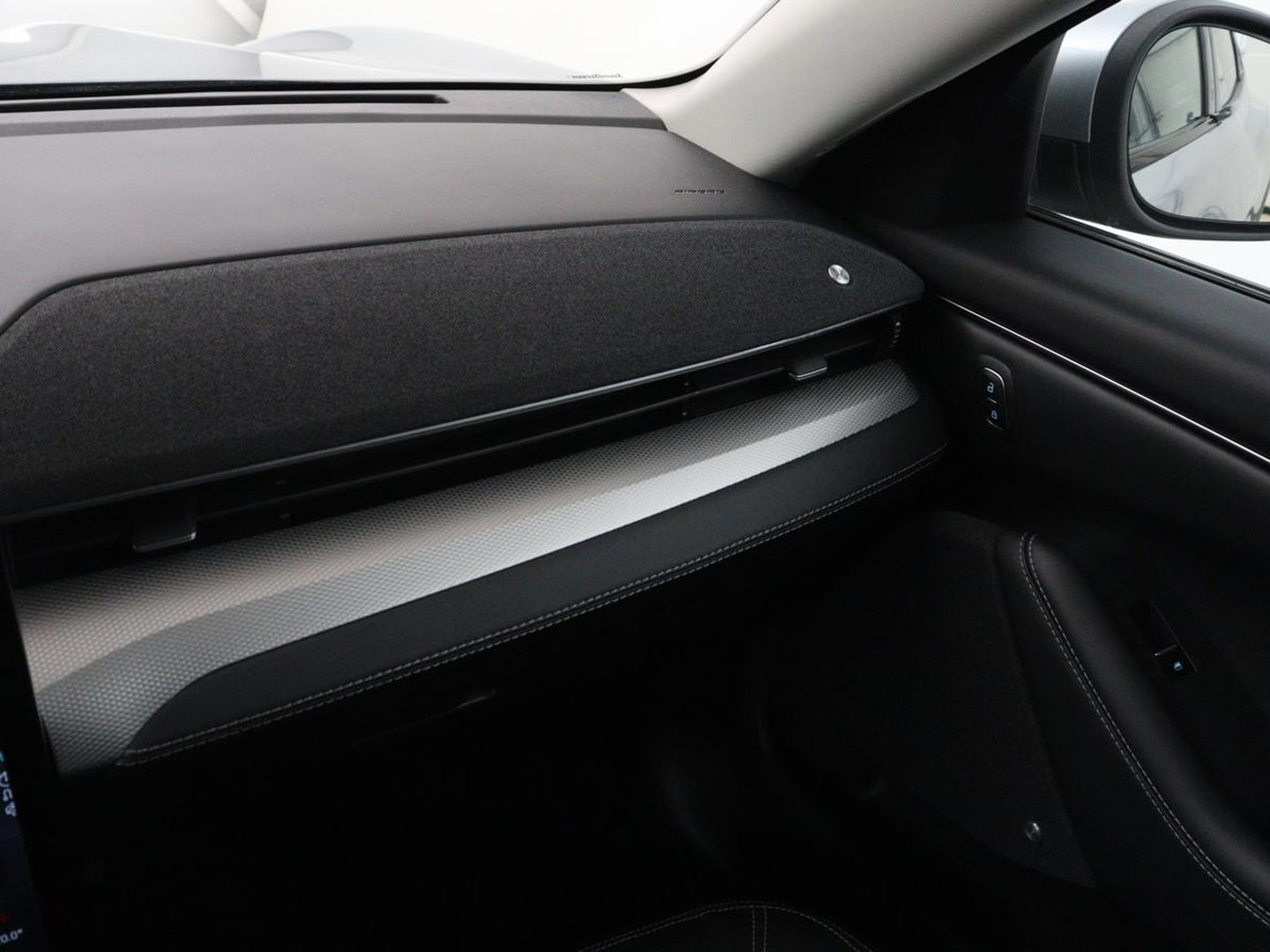 Ford Mustang Mach-E RWD 75 kWh | SOH 91,7% | Panoramadak | 360 Camera | Leder | Stoelverwarming | Adaptive cruise | B&O Sound | Stuurverwarming | Carplay | Keyless | Navigatie | Side Assist