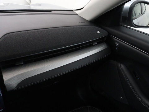 Ford Mustang Mach-E RWD 75 kWh | SOH 91,7% | Panoramadak | 360 Camera | Leder | Stoelverwarming | Adaptive cruise | B&O Sound | Stuurverwarming | Carplay | Keyless | Navigatie | Side Assist