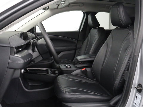 Ford Mustang Mach-E RWD 75 kWh | SOH 91,7% | Panoramadak | 360 Camera | Leder | Stoelverwarming | Adaptive cruise | B&O Sound | Stuurverwarming | Carplay | Keyless | Navigatie | Side Assist