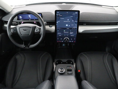Ford Mustang Mach-E RWD 75 kWh | SOH 91,7% | Panoramadak | 360 Camera | Leder | Stoelverwarming | Adaptive cruise | B&O Sound | Stuurverwarming | Carplay | Keyless | Navigatie | Side Assist