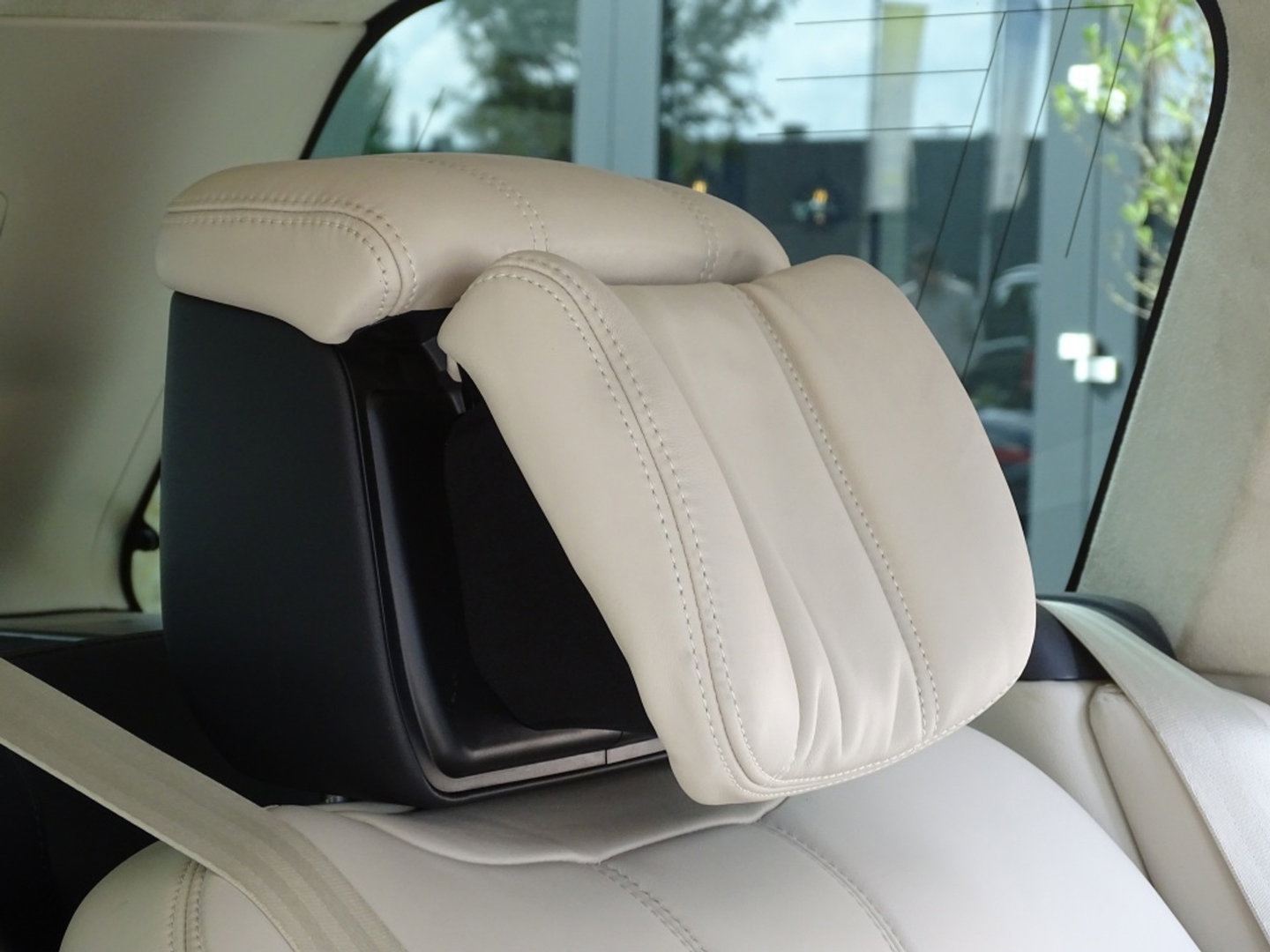 Land Rover Range Rover P400e Vogue 404PK Autobiography / LWB / SVO / Meridian / TV's / alcanatara