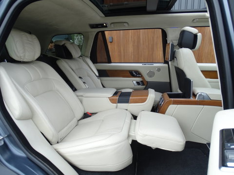 Land Rover Range Rover P400e Vogue 404PK Autobiography / LWB / SVO / Meridian / TV's / alcanatara