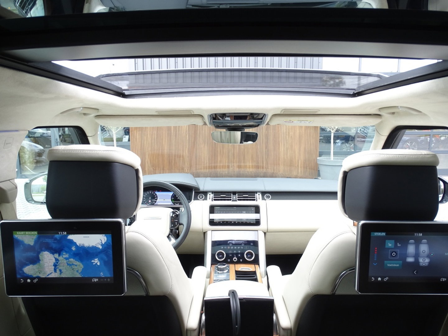 Land Rover Range Rover P400e Vogue 404PK Autobiography / LWB / SVO / Meridian / TV's / alcanatara