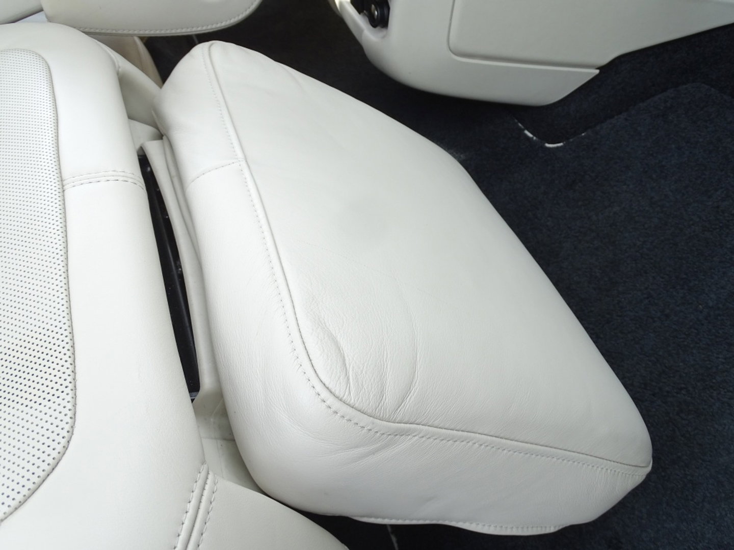 Land Rover Range Rover P400e Vogue 404PK Autobiography / LWB / SVO / Meridian / TV's / alcanatara