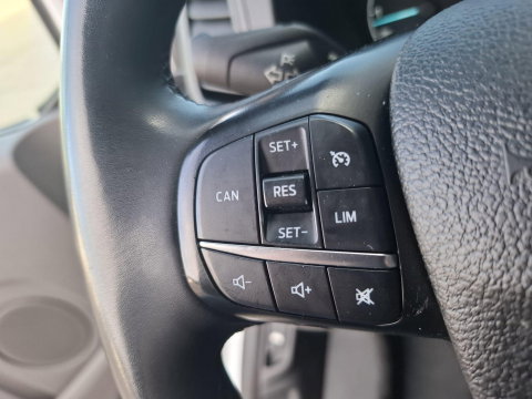 Ford Transit Custom 300 2.0 TDCI L2H1 Trend AUTOMAAT / CRUISE CONTROLE / AIRCO / 3 ZITS