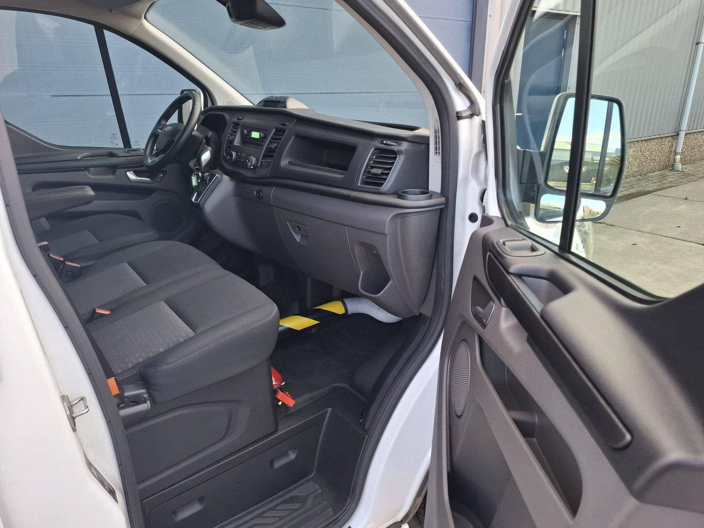 Ford Transit Custom 300 2.0 TDCI L2H1 Trend AUTOMAAT / CRUISE CONTROLE / AIRCO / 3 ZITS