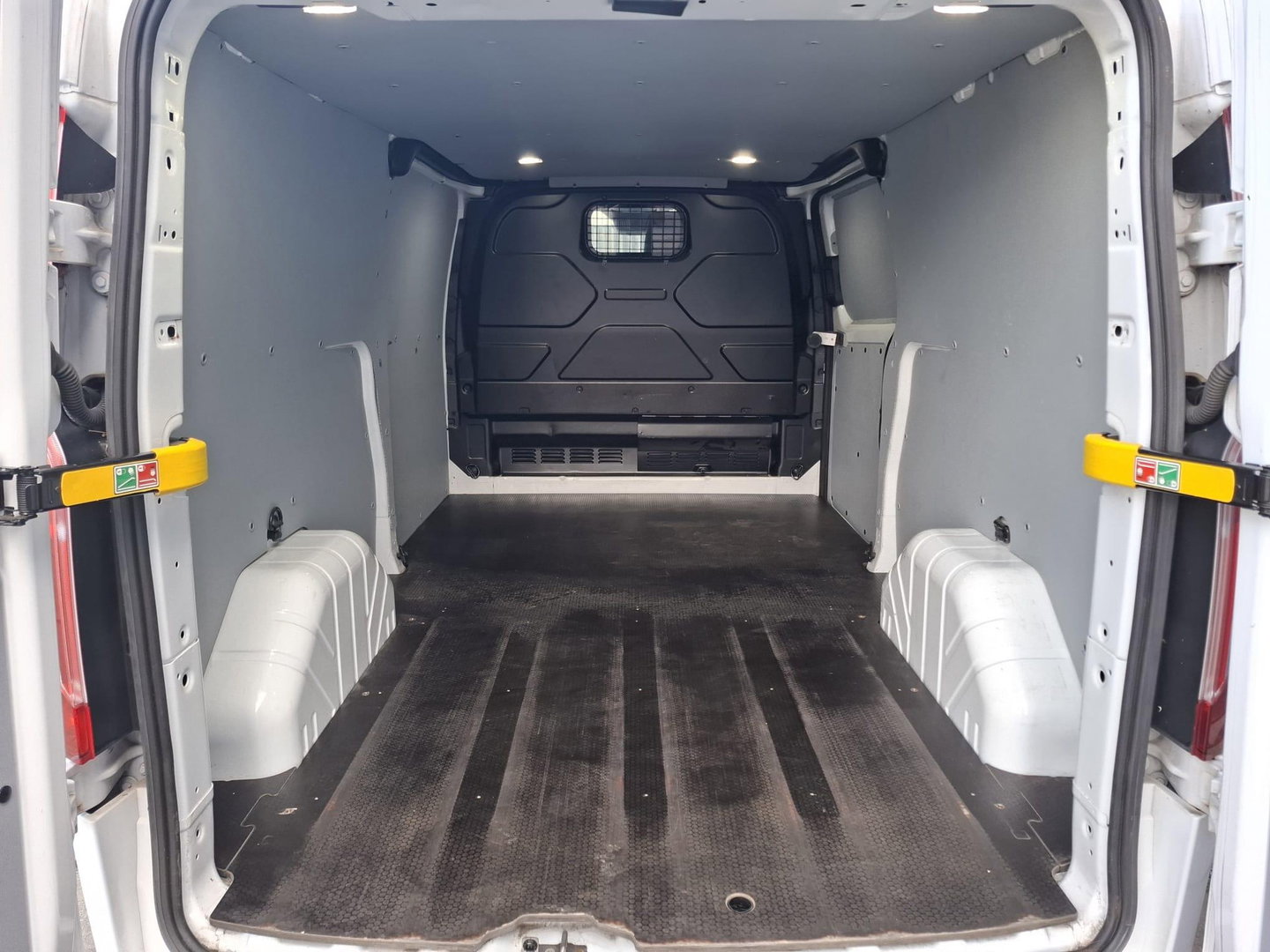 Ford Transit Custom 300 2.0 TDCI L2H1 Trend AUTOMAAT / CRUISE CONTROLE / AIRCO / 3 ZITS