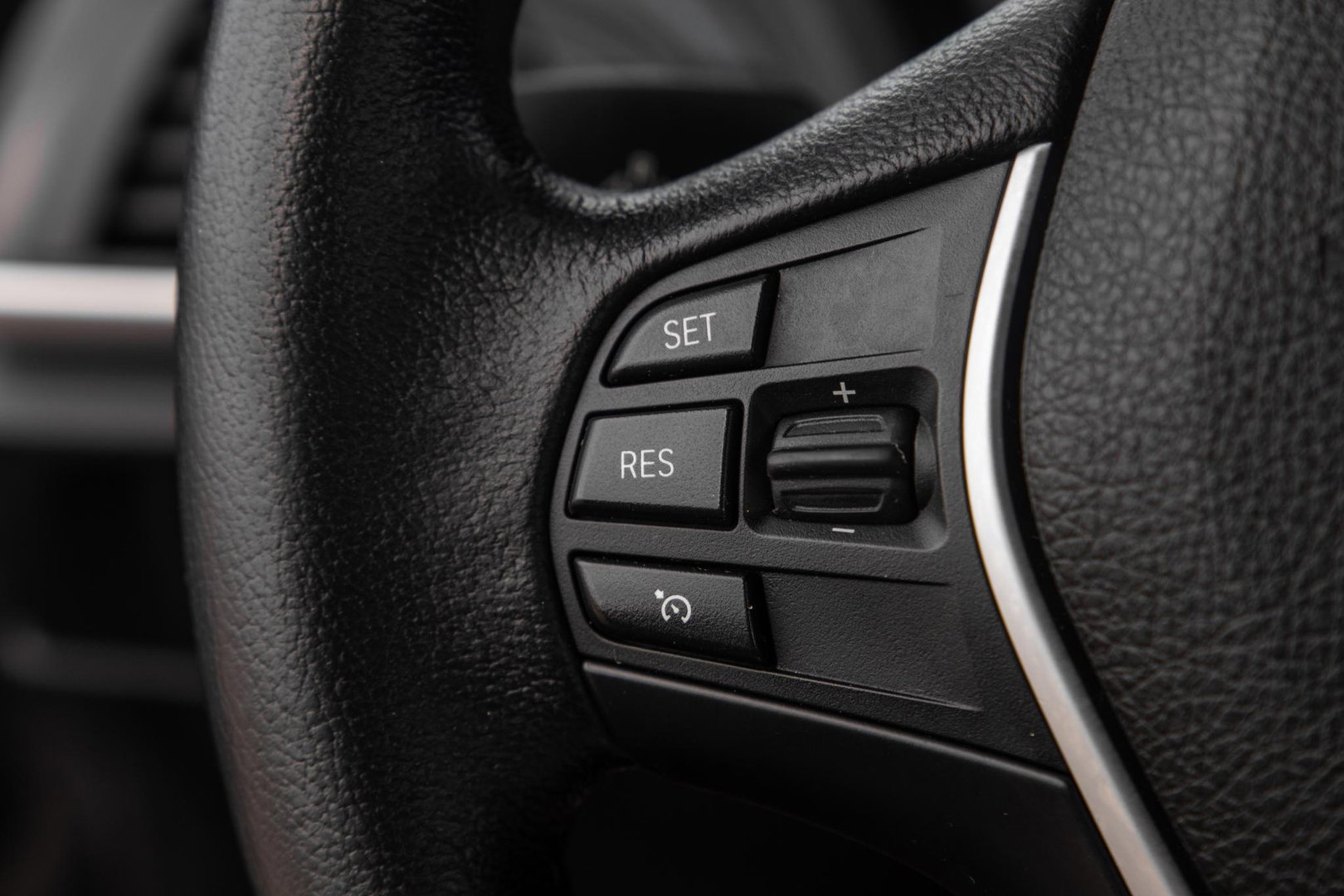 BMW 1 Serie 116i Business+ AUTOMAAT / CRUISE CONTROLE / BLACK LINE / AIRCO / CARPLAY / URBAN