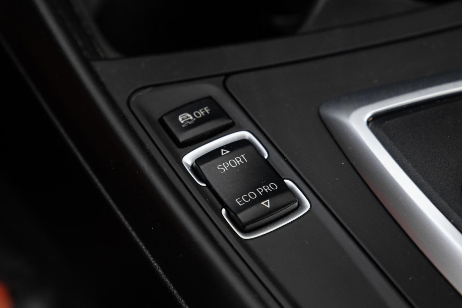 BMW 1 Serie 116i Business+ AUTOMAAT / CRUISE CONTROLE / BLACK LINE / AIRCO / CARPLAY / URBAN
